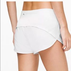 Lululemon Speed Up Low-Rise Short 2.5" White 4